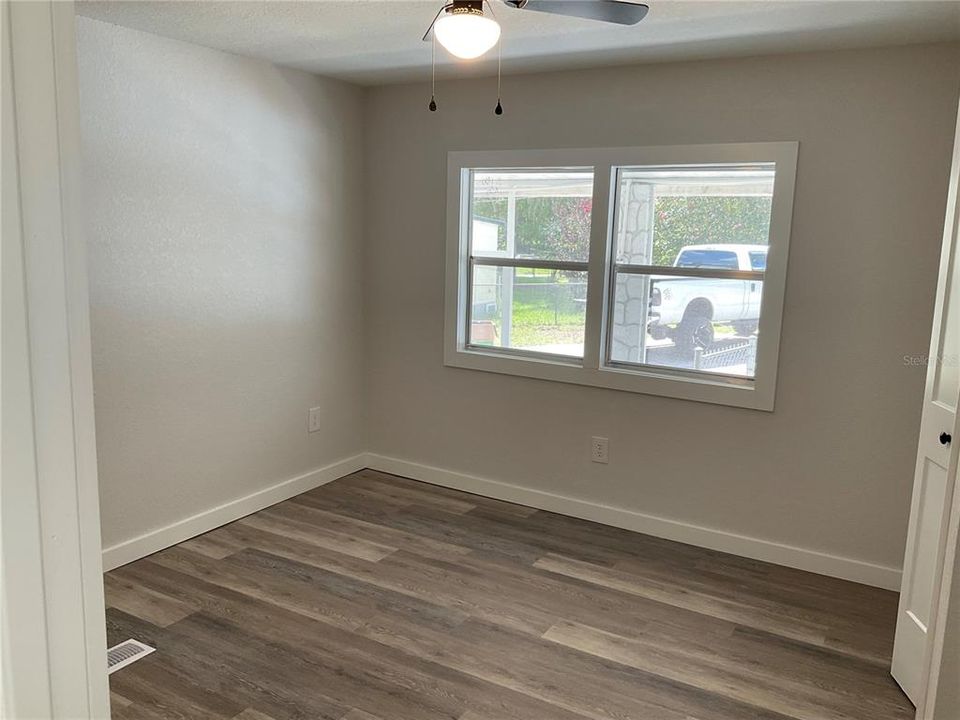 For Sale: $194,900 (4 beds, 2 baths, 1554 Square Feet)