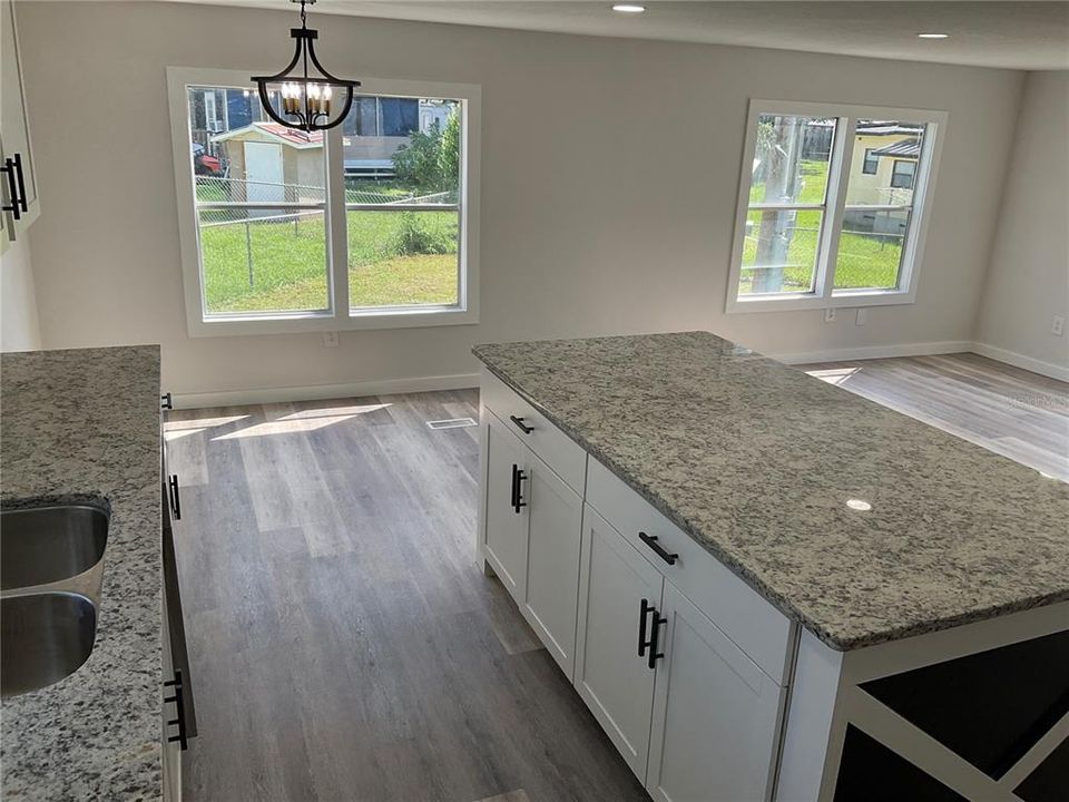 For Sale: $194,900 (4 beds, 2 baths, 1554 Square Feet)