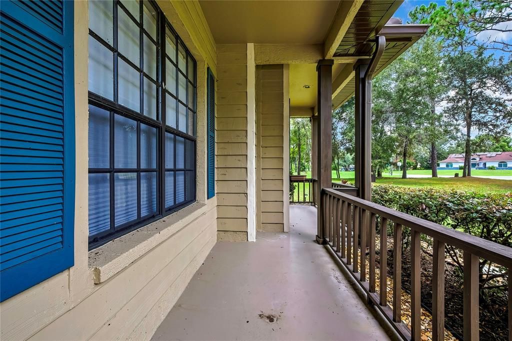 合同活跃: $554,900 (3 贝兹, 2 浴室, 2828 平方英尺)