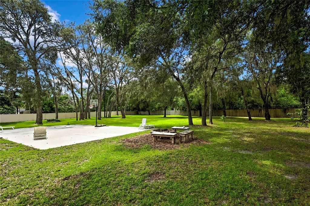 合同活跃: $554,900 (3 贝兹, 2 浴室, 2828 平方英尺)