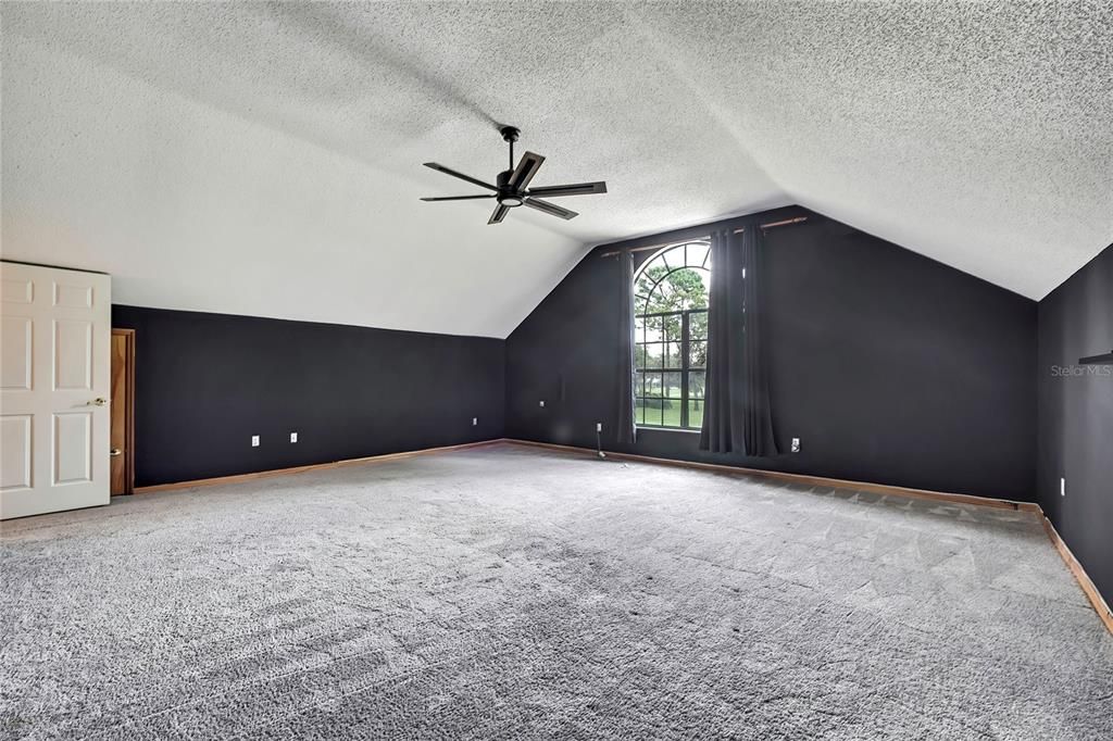 合同活跃: $554,900 (3 贝兹, 2 浴室, 2828 平方英尺)