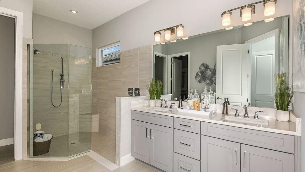 Activo con contrato: $917,054 (3 camas, 3 baños, 2100 Pies cuadrados)