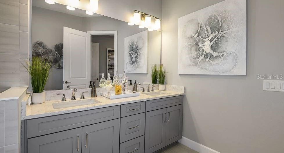 Activo con contrato: $917,054 (3 camas, 3 baños, 2100 Pies cuadrados)