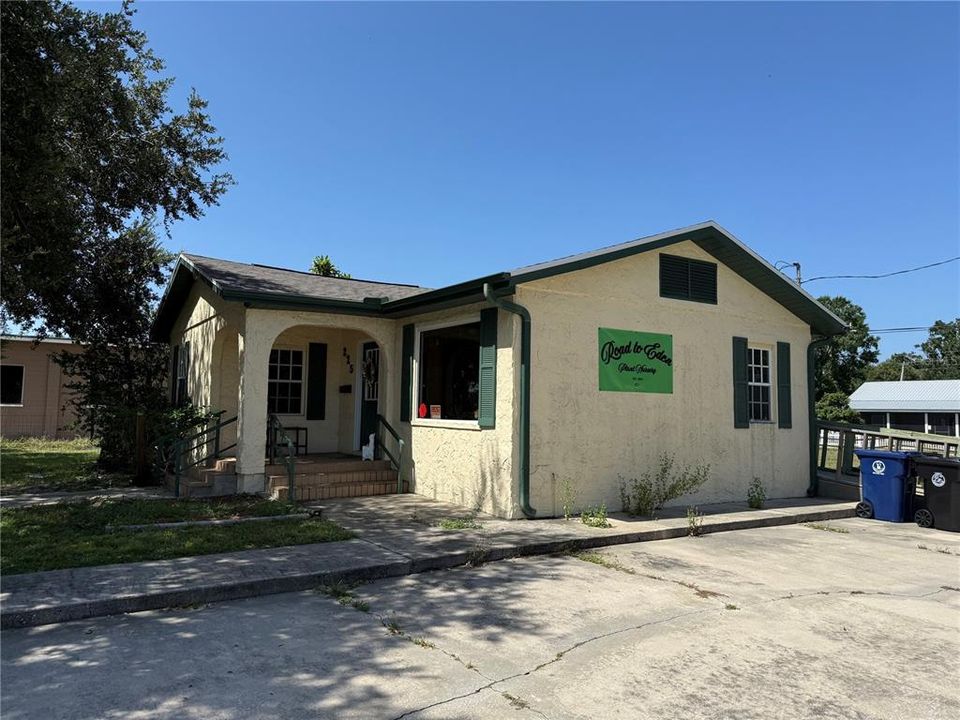 待售: $14,400 (0 贝兹, 0 浴室, 902 平方英尺)