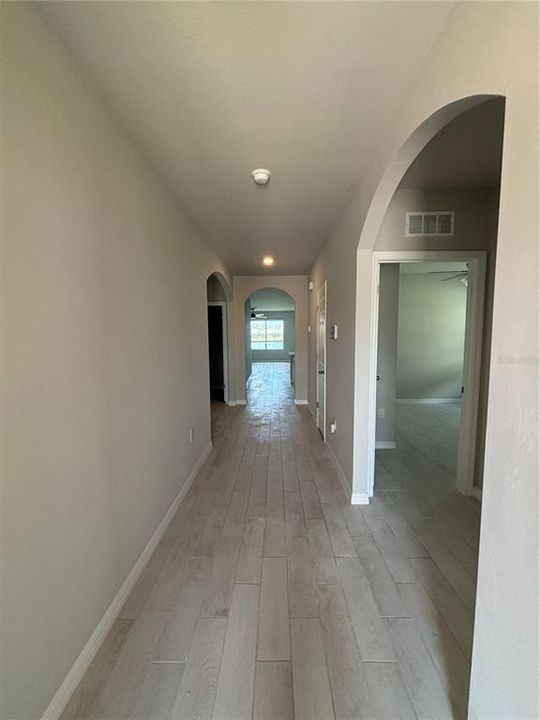 В аренду: $2,150 (4 спален, 2 ванн, 1848 Квадратных фут)