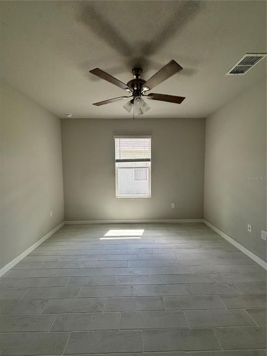 В аренду: $2,150 (4 спален, 2 ванн, 1848 Квадратных фут)