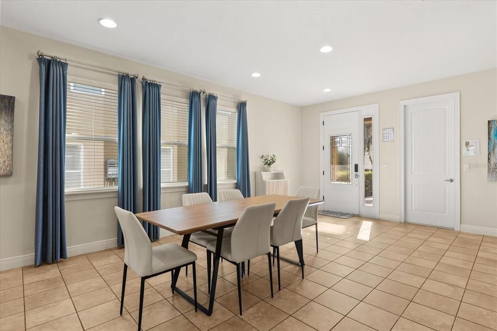 Active With Contract: $570,000 (6 beds, 5 baths, 3099 Square Feet)