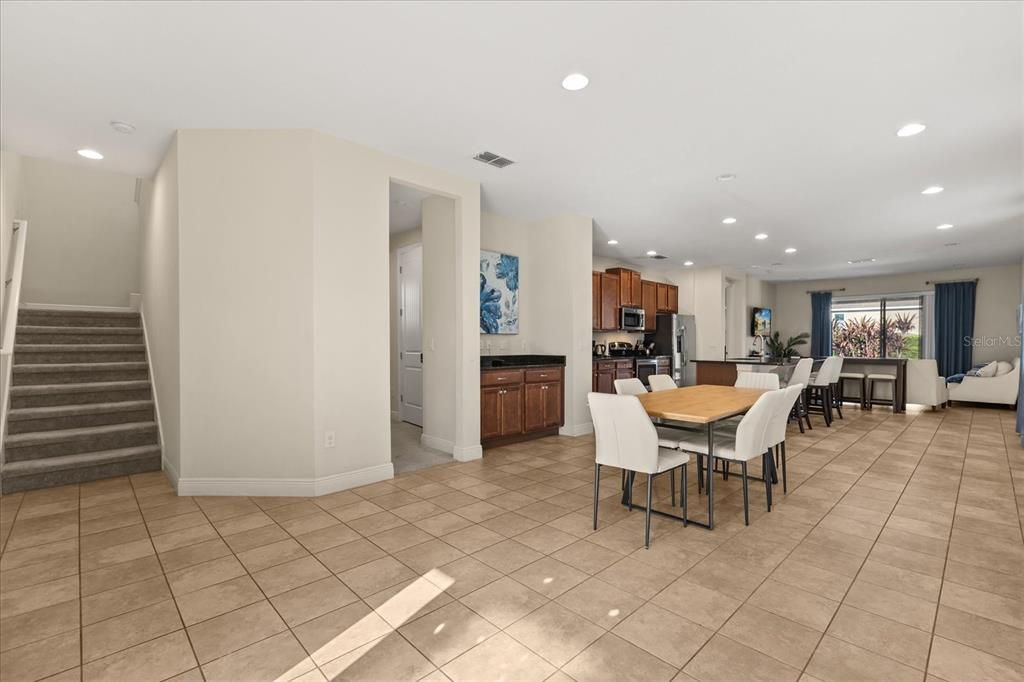 Active With Contract: $570,000 (6 beds, 5 baths, 3099 Square Feet)