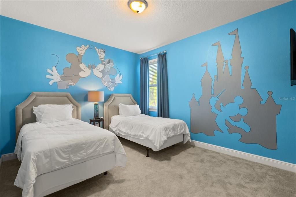 Active With Contract: $570,000 (6 beds, 5 baths, 3099 Square Feet)