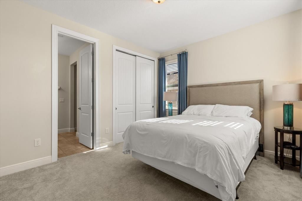 Active With Contract: $570,000 (6 beds, 5 baths, 3099 Square Feet)