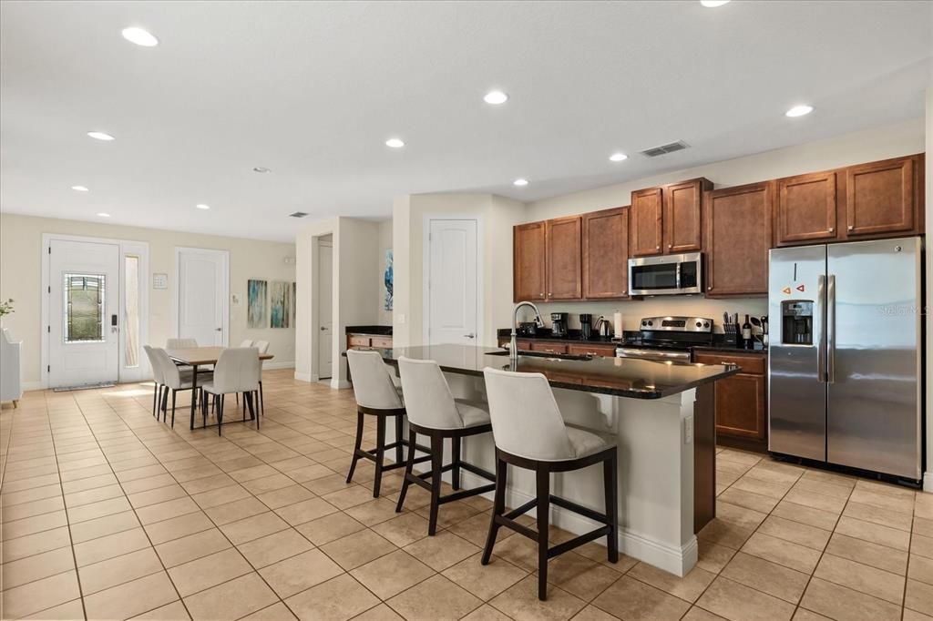 Active With Contract: $570,000 (6 beds, 5 baths, 3099 Square Feet)