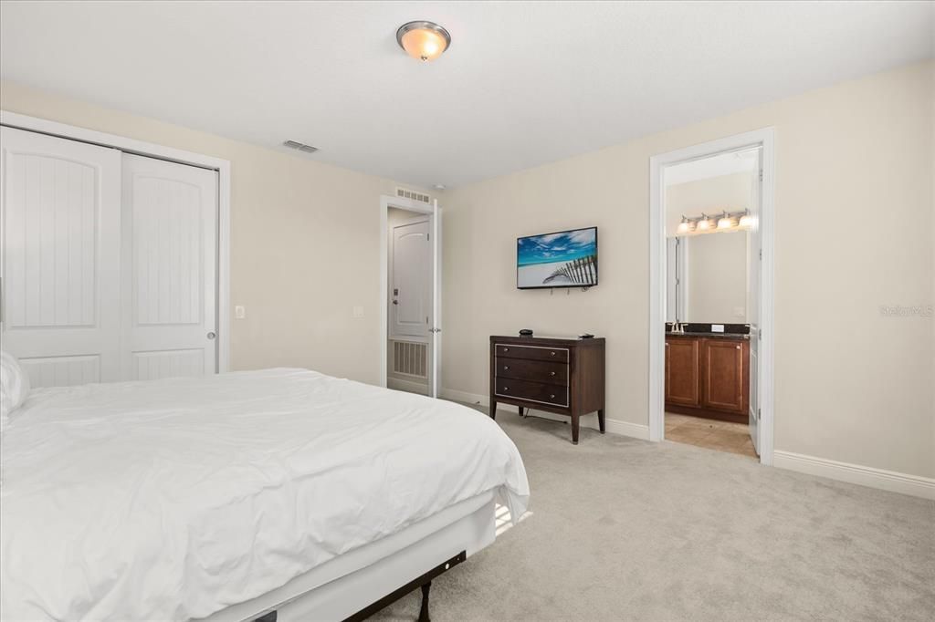 Active With Contract: $570,000 (6 beds, 5 baths, 3099 Square Feet)