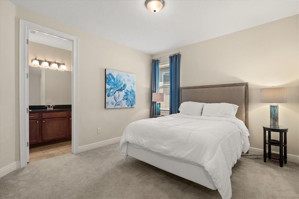 Active With Contract: $570,000 (6 beds, 5 baths, 3099 Square Feet)