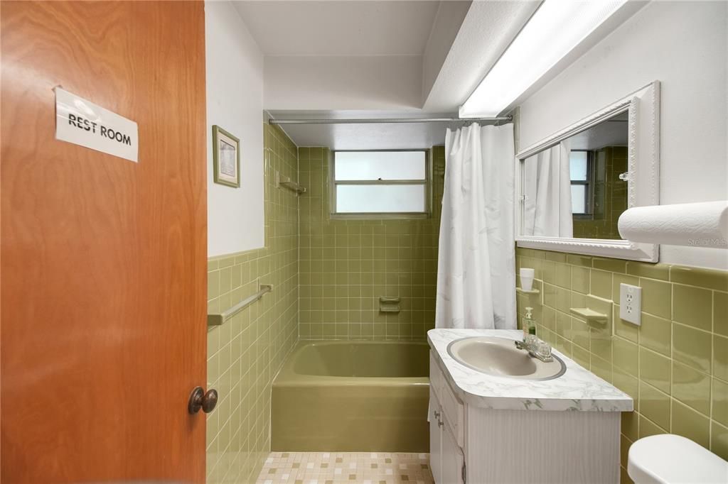 На продажу: $599,900 (6 спален, 5 ванн, 3752 Квадратных фут)