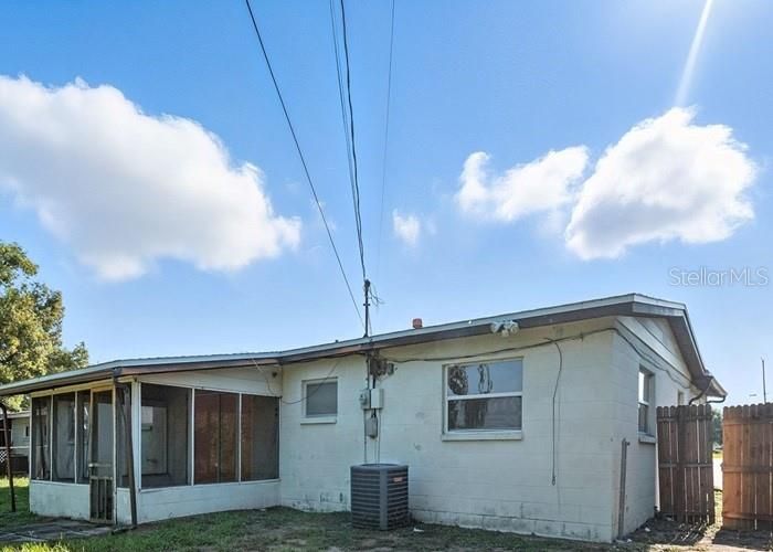 Active With Contract: $137,900 (4 beds, 2 baths, 1628 Square Feet)