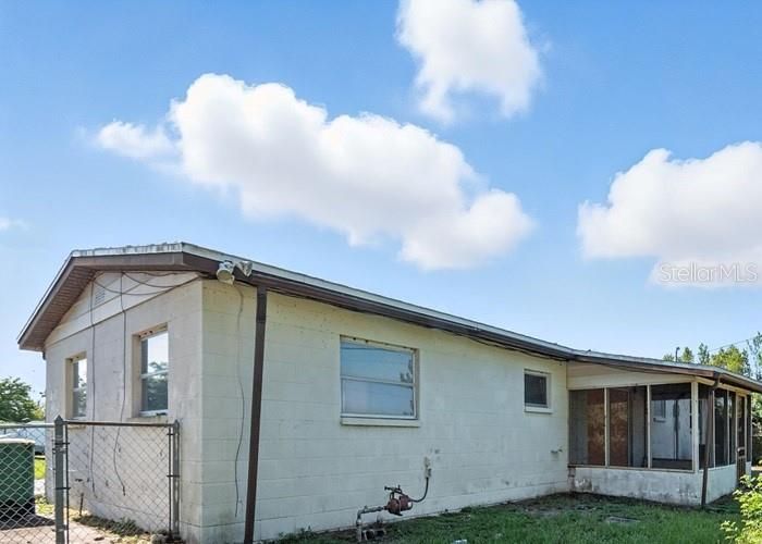 Active With Contract: $137,900 (4 beds, 2 baths, 1628 Square Feet)