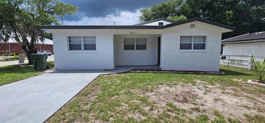 最近售出: $249,000 (4 贝兹, 2 浴室, 1440 平方英尺)