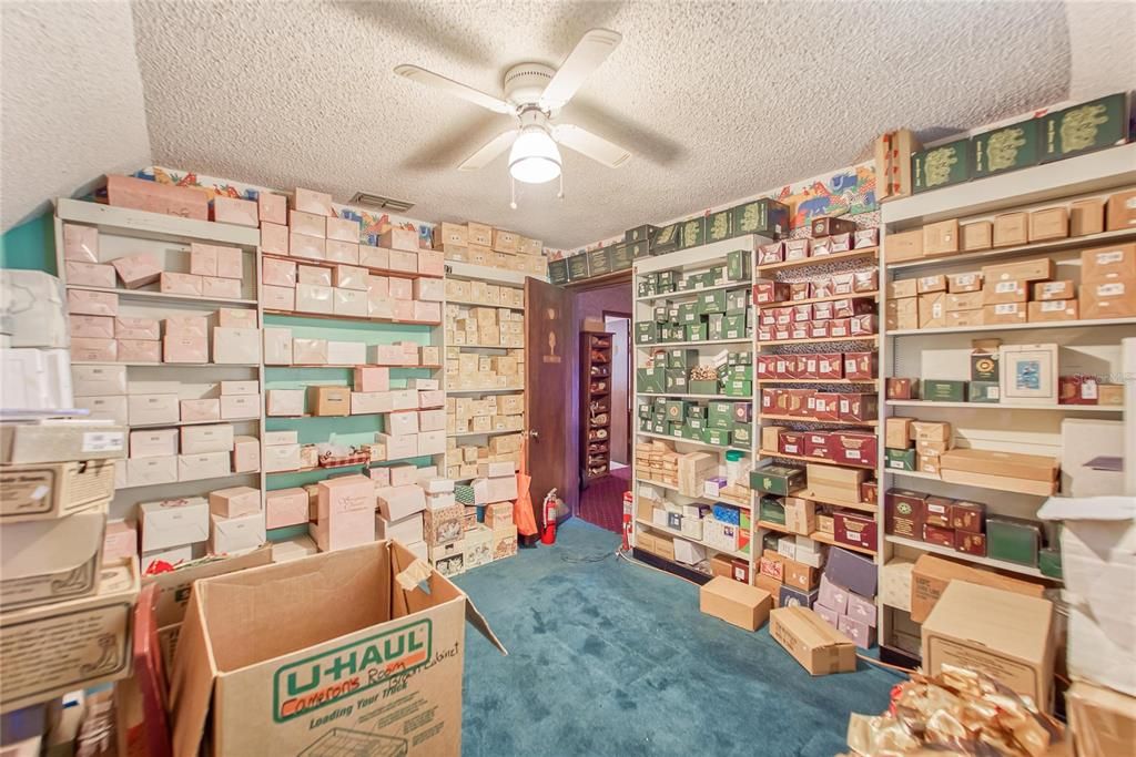 待售: $1,180,000 (5 贝兹, 3 浴室, 5880 平方英尺)