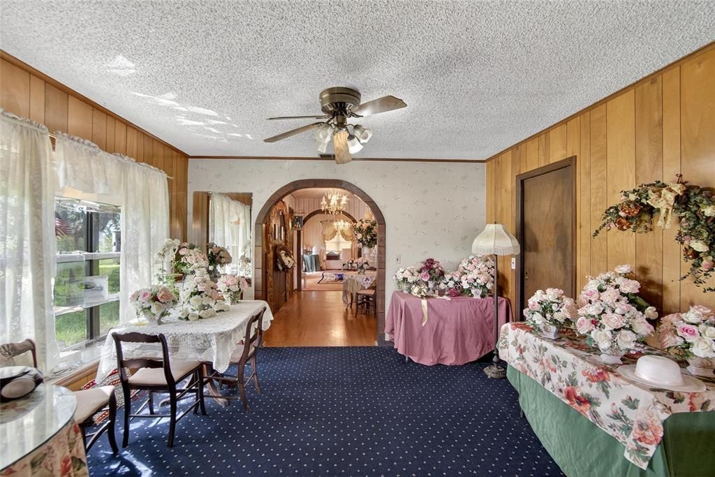 待售: $1,180,000 (5 贝兹, 3 浴室, 5880 平方英尺)