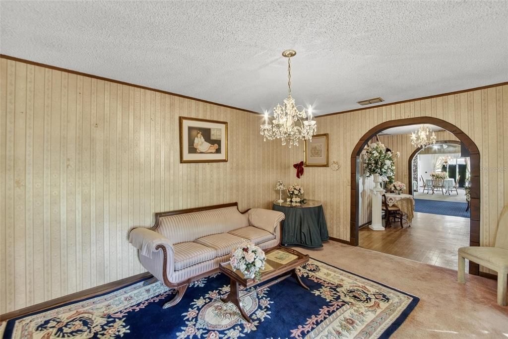 待售: $1,180,000 (5 贝兹, 3 浴室, 5880 平方英尺)