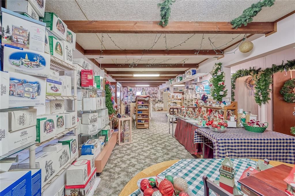 待售: $1,180,000 (5 贝兹, 3 浴室, 5880 平方英尺)