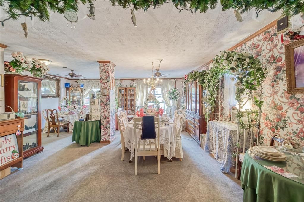 待售: $1,180,000 (5 贝兹, 3 浴室, 5880 平方英尺)