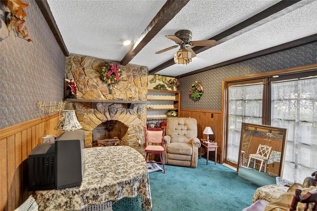 待售: $1,180,000 (5 贝兹, 3 浴室, 5880 平方英尺)