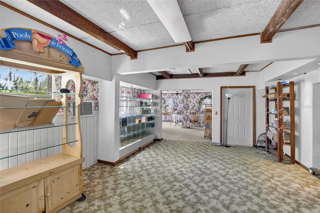 待售: $1,180,000 (5 贝兹, 3 浴室, 5880 平方英尺)