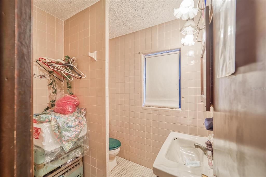 待售: $1,180,000 (5 贝兹, 3 浴室, 5880 平方英尺)