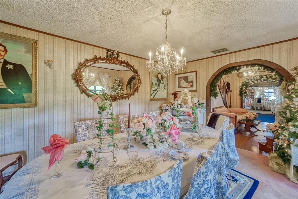 待售: $1,180,000 (5 贝兹, 3 浴室, 5880 平方英尺)