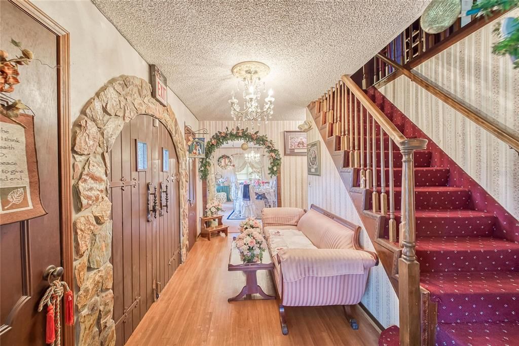 待售: $1,180,000 (5 贝兹, 3 浴室, 5880 平方英尺)