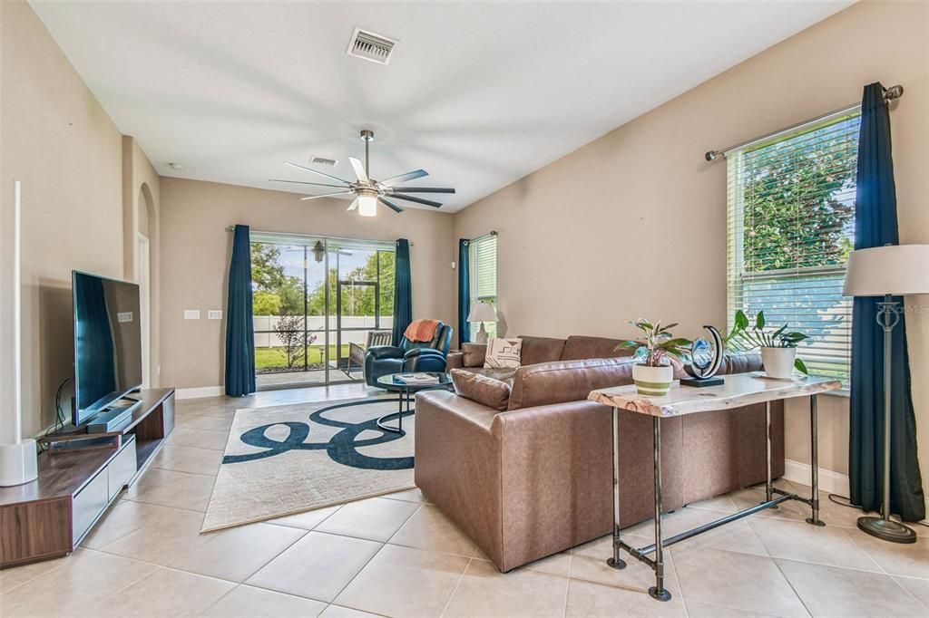 Active With Contract: $369,000 (2 beds, 2 baths, 1629 Square Feet)