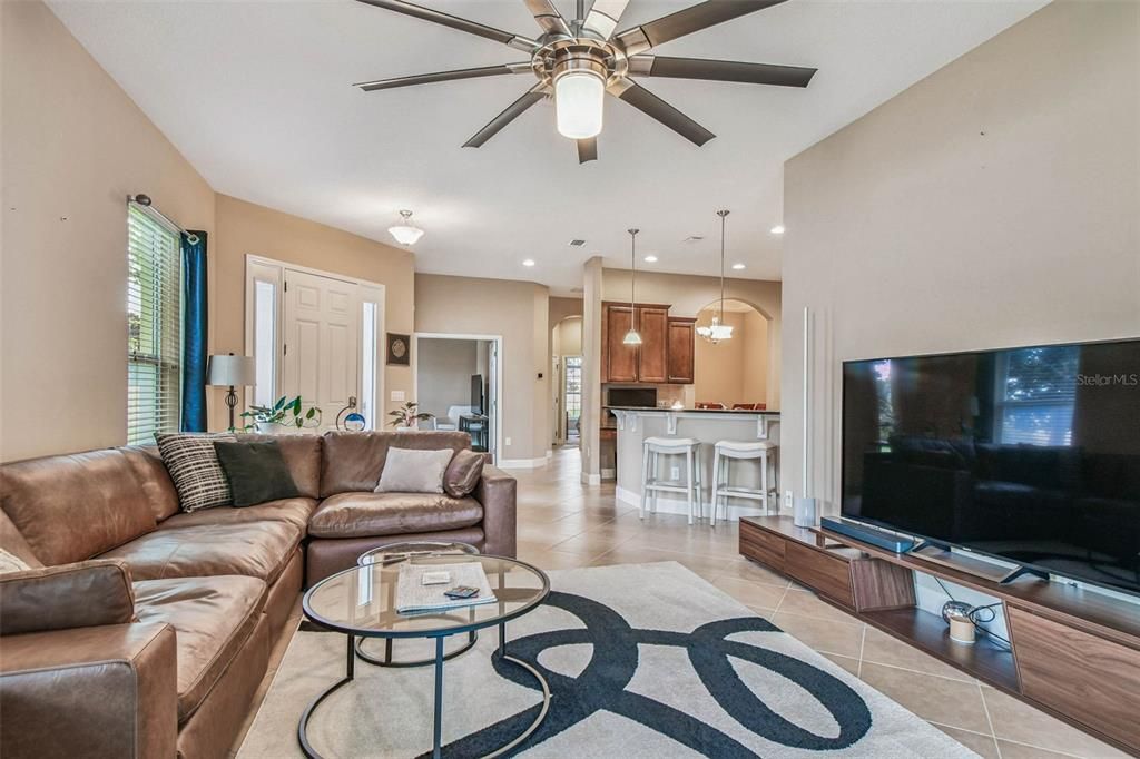 Active With Contract: $369,000 (2 beds, 2 baths, 1629 Square Feet)