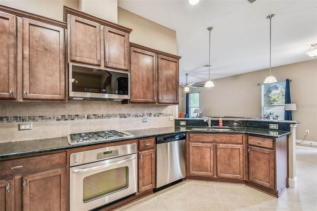 Active With Contract: $369,000 (2 beds, 2 baths, 1629 Square Feet)