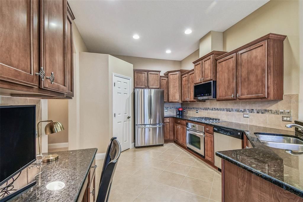 Active With Contract: $369,000 (2 beds, 2 baths, 1629 Square Feet)