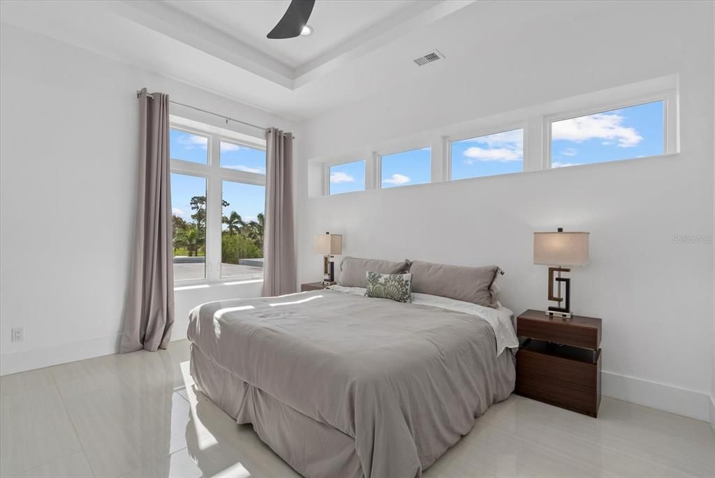 待售: $5,500,000 (3 贝兹, 4 浴室, 4048 平方英尺)