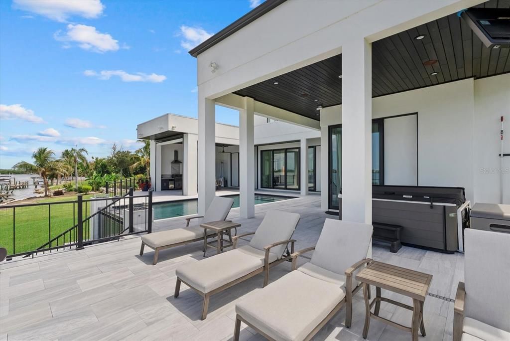 待售: $5,500,000 (3 贝兹, 4 浴室, 4048 平方英尺)