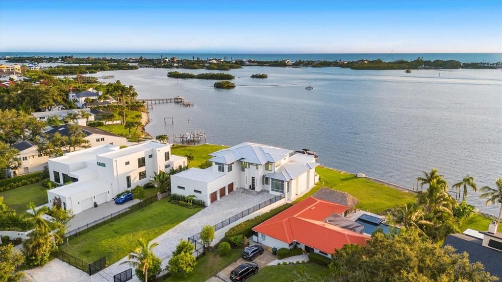 待售: $5,500,000 (3 贝兹, 4 浴室, 4048 平方英尺)