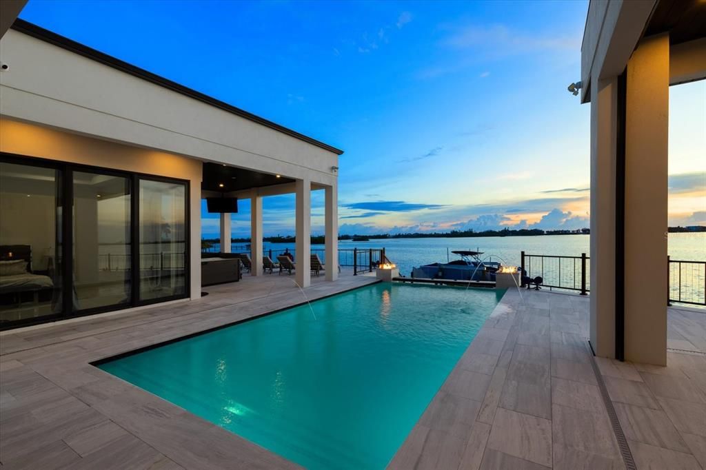 待售: $5,500,000 (3 贝兹, 4 浴室, 4048 平方英尺)