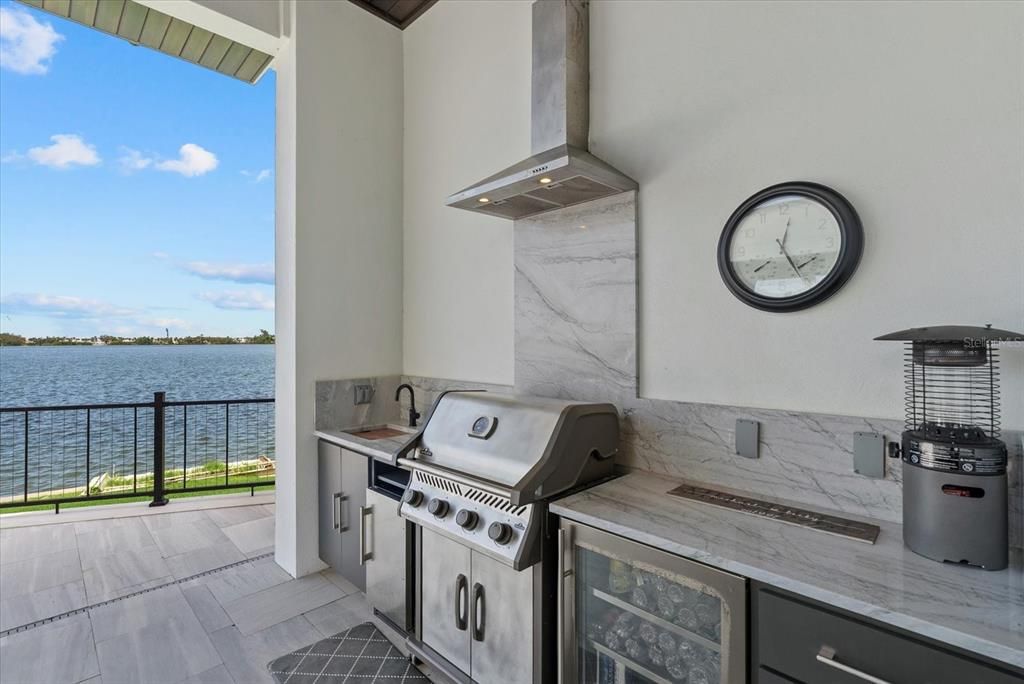 待售: $5,500,000 (3 贝兹, 4 浴室, 4048 平方英尺)