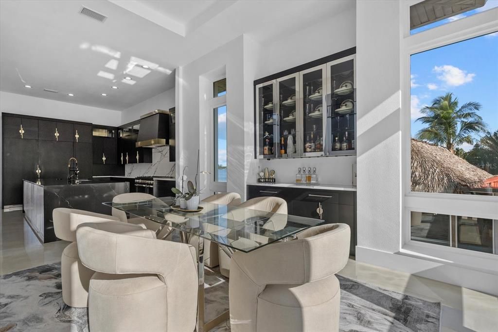 待售: $5,500,000 (3 贝兹, 4 浴室, 4048 平方英尺)