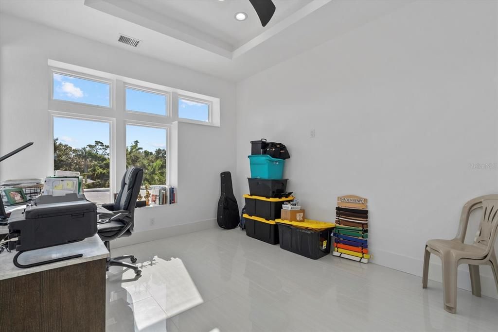 待售: $5,500,000 (3 贝兹, 4 浴室, 4048 平方英尺)