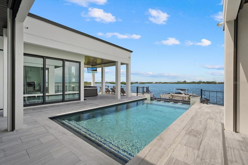 待售: $5,500,000 (3 贝兹, 4 浴室, 4048 平方英尺)