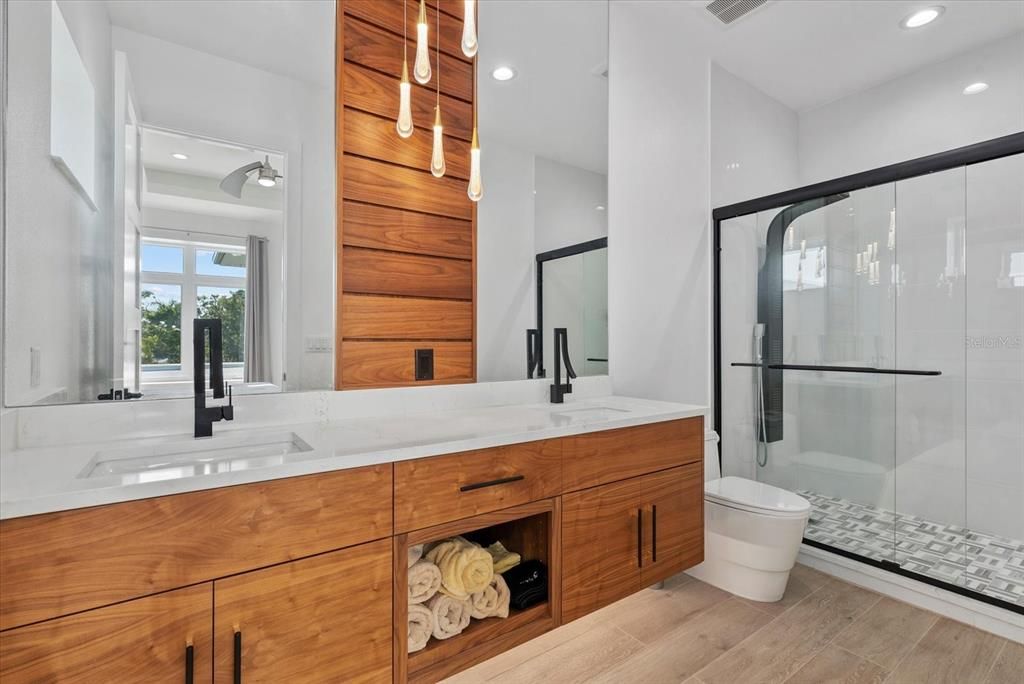 待售: $5,500,000 (3 贝兹, 4 浴室, 4048 平方英尺)