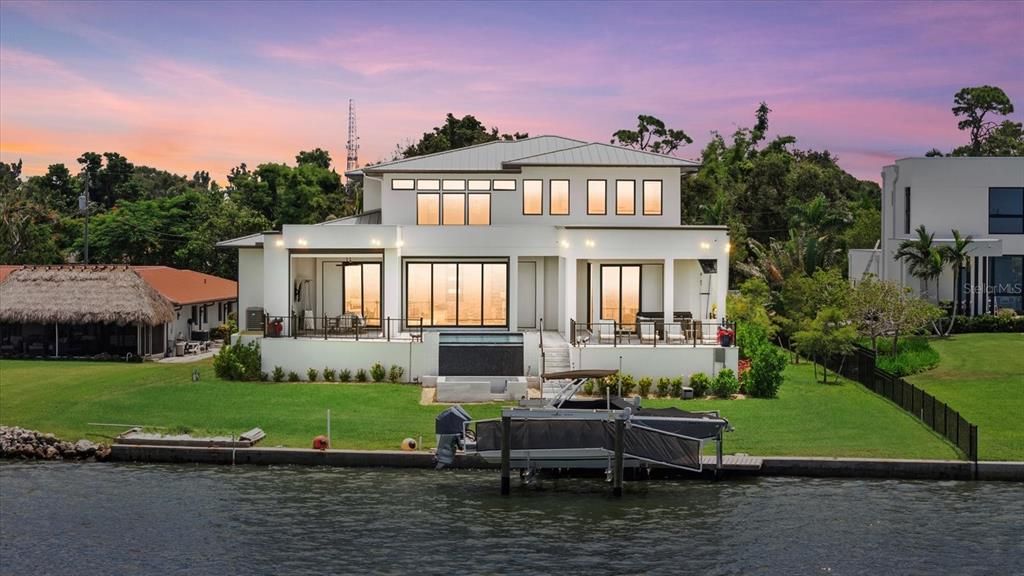 待售: $5,500,000 (3 贝兹, 4 浴室, 4048 平方英尺)