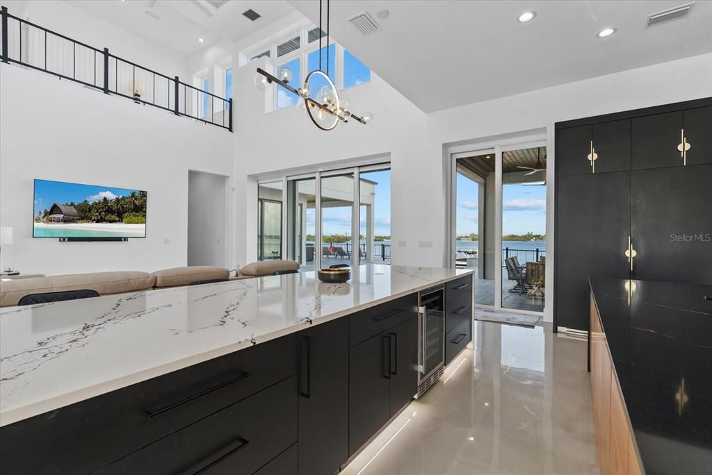 待售: $5,500,000 (3 贝兹, 4 浴室, 4048 平方英尺)