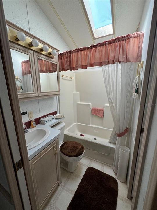 待售: $74,000 (1 贝兹, 1 浴室, 400 平方英尺)