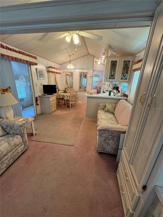 待售: $74,000 (1 贝兹, 1 浴室, 400 平方英尺)