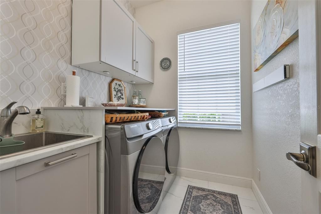 合同活跃: $569,000 (3 贝兹, 2 浴室, 2202 平方英尺)