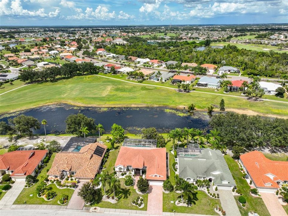 合同活跃: $569,000 (3 贝兹, 2 浴室, 2202 平方英尺)